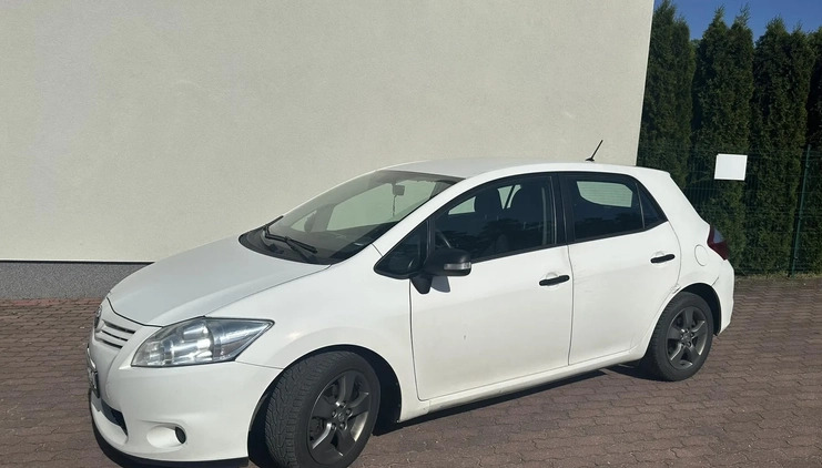 Toyota Auris cena 26000 przebieg: 290000, rok produkcji 2012 z Grójec małe 67